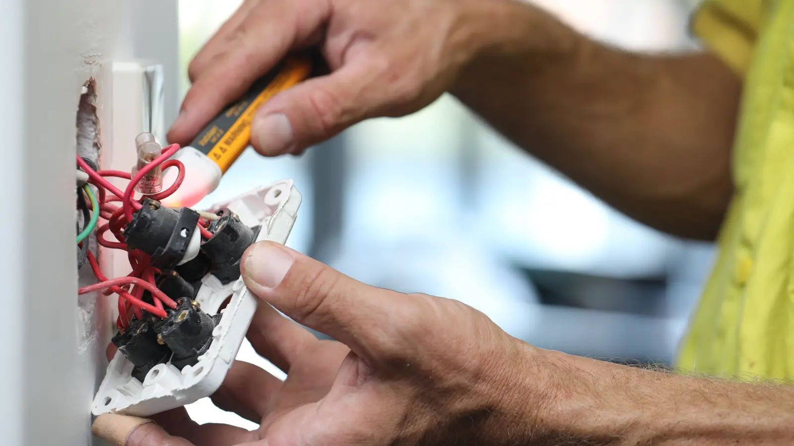 Grove Spark Electrical Services electrician roseville